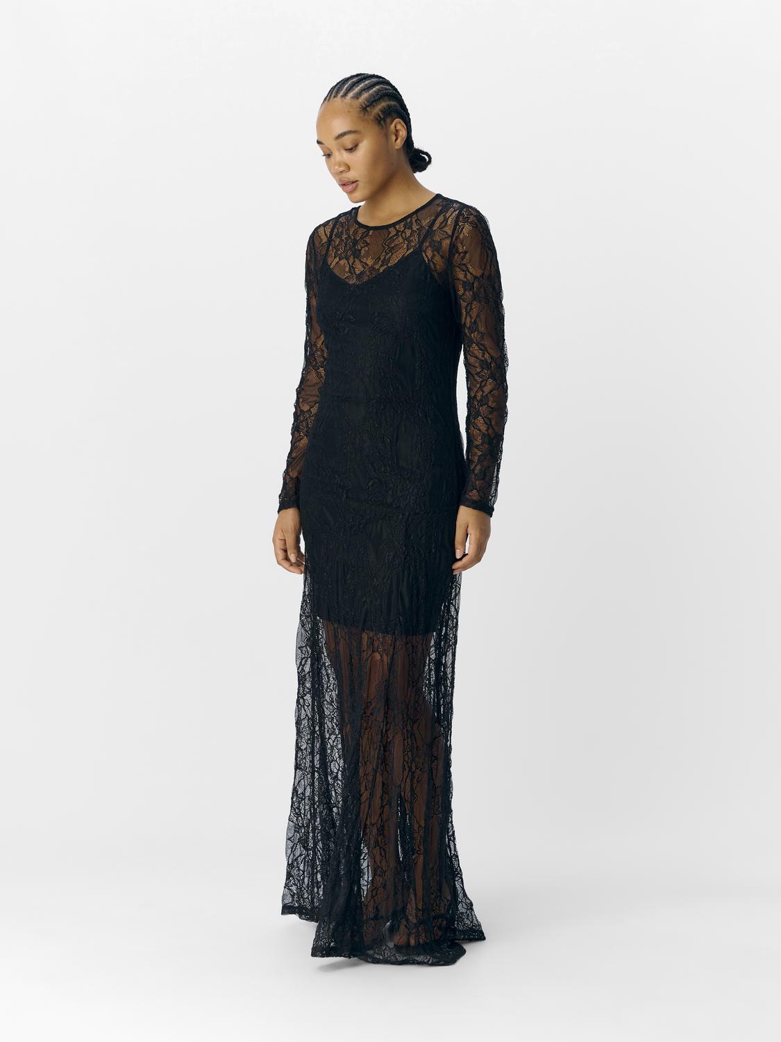 model_shot-front