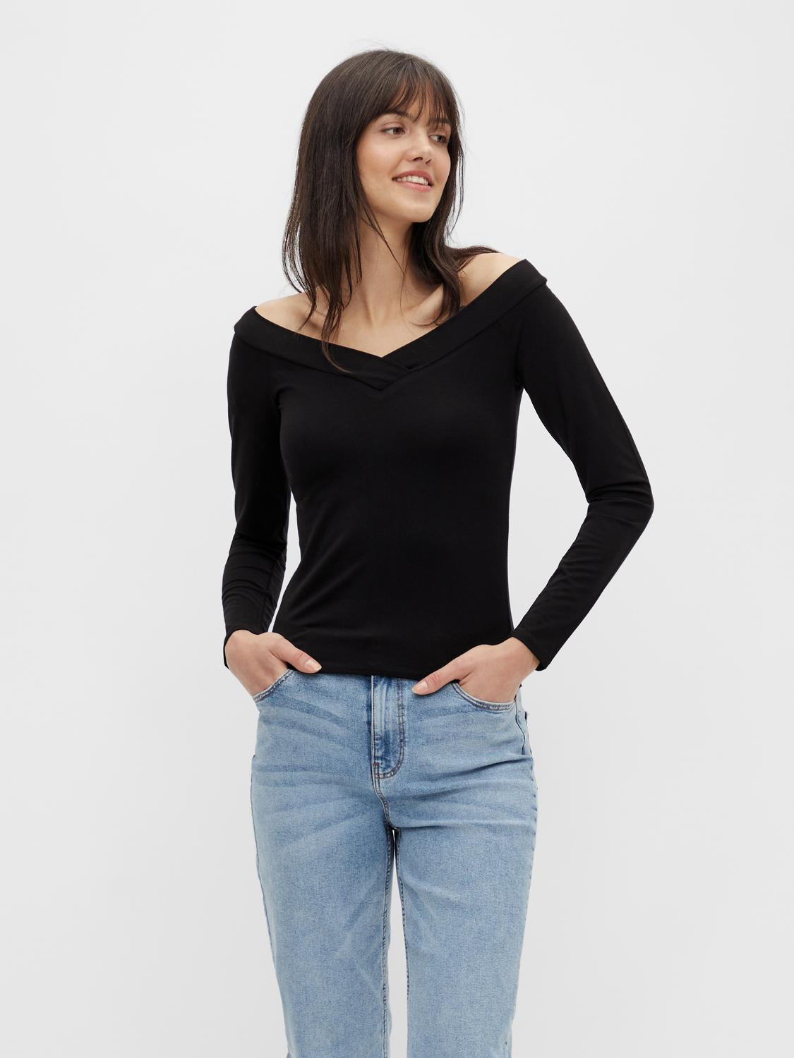 model_shot-front